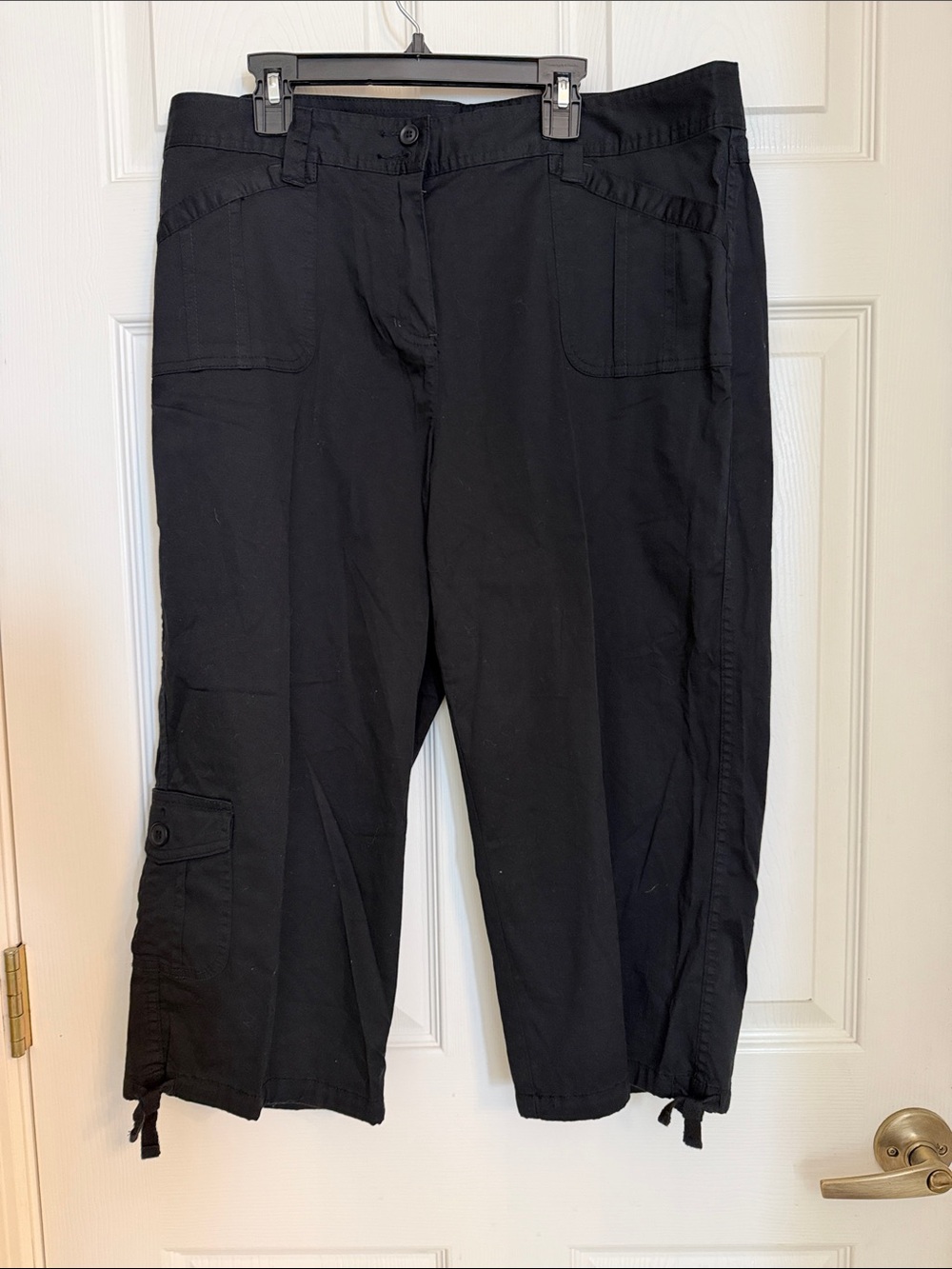 Women’s Black Cargo Crop Pants - Comfortable Everyday Style